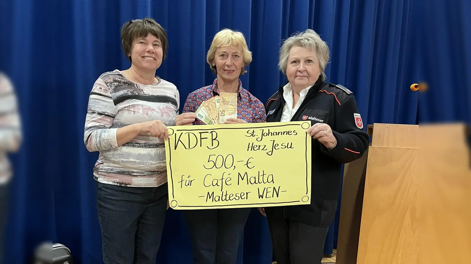 Spendenübergab : Doris Schmidt, Renate Oswald, KDFB St. Johannes, Barbara Faltenbacher, Malteser Hilfsdienst. (Bild: Renate Oswald)