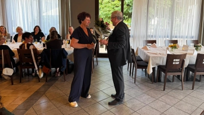Christine Lippert und Pfarrer Markus Ertl. (Bild: Stefanie Rosenberg)