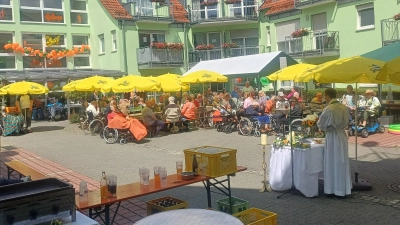 Eine schöne Feier bei Sonnenschein. (Bild: Adriana Vargova)