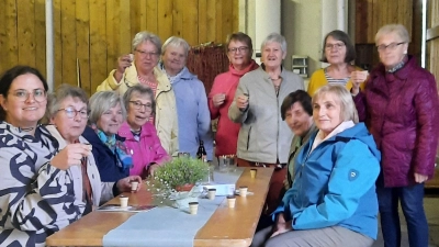 Teil der Gruppe am Zieglerhof. (Bild: Elke Hackbarth)