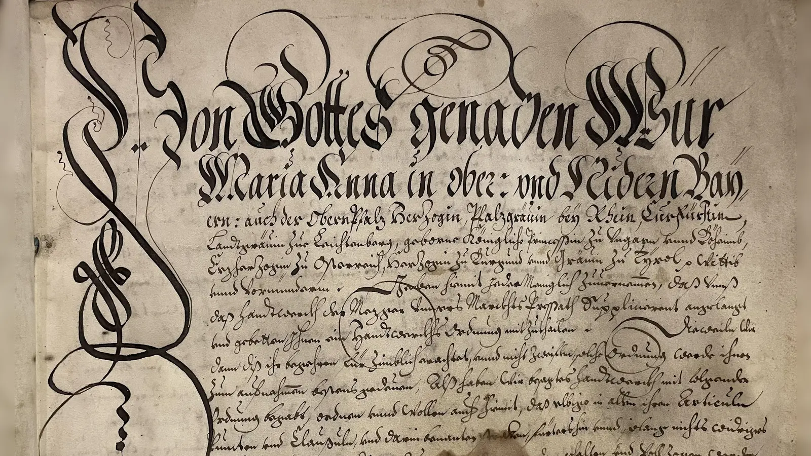 Die eröffnende Schmuckseite der Pressather Fleischhacker-Gründungsurkunde von 1652. (Bild: Eckhard Bodner)