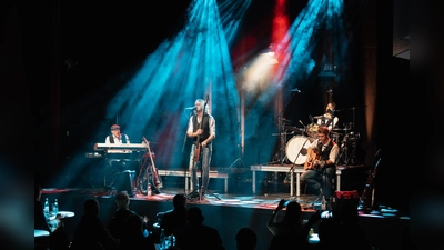 HUEBNOTIX – Eine musikalische Reise durch 60 Jahre Rockgeschichte (Bild: Luka Popp)