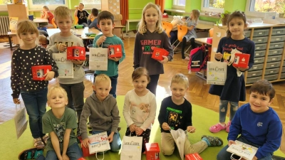Lesetüten und Tassen für Schulanfänger (Bild: Sabine Graser)