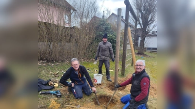 Im Bild von links: Siedlerchef Ludwig Eger, Gerhard Lang und Josef Gmeiner. (Bild: Ludwig Eger)