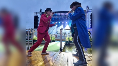 Lindenberg-Double Rudi Wartha beim Auftritt.  (Bild: Mirko Streich)