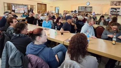 Gut besucht war die Mietgliederversammlung der Flying Boots. In einer Powerpoint-Präsentation wurde das bewegte Vereinsjahr Revue passiert und eine Vorschau auf anstehende Termine gegeben. (Bild: Petra Lettner)