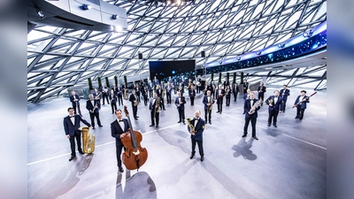 Das Polizeiorchester Bayern spielt in der Oberpfalzhalle Schwandorf ein Benefizkonzert zugunsten des Bruder-Gerhard-Hospizes. (Bild: Tobias Epp)