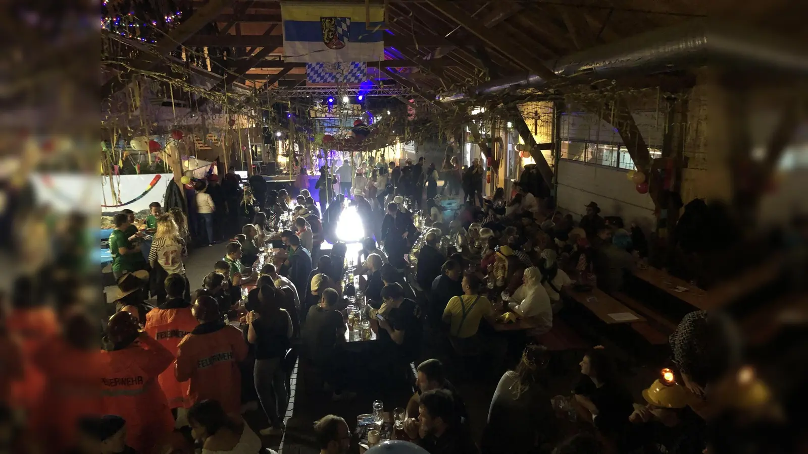 Ausgelassene Stimmung beim Sportlerball des FCP! (Bild: Christoph Eckl)