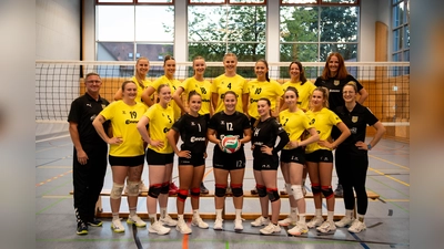 Im Kern ist das Team des SV Hahnbach seit letzter Saison gleich geblieben. An wenigen Stellen hat man sich verstärkt, auf der Mittelblockposition klafft nach dem Weggang von gleich zwei Spielerinnen eine Lücke. (Bild: Evi Kölbel)