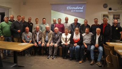Geehrte des Ehrenabends beim SV Steinmühle. (Bild: Tobias Santl)