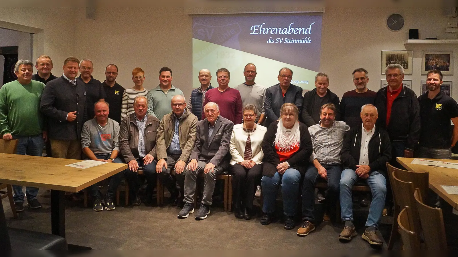 Geehrte des Ehrenabends beim SV Steinmühle. (Bild: Tobias Santl)