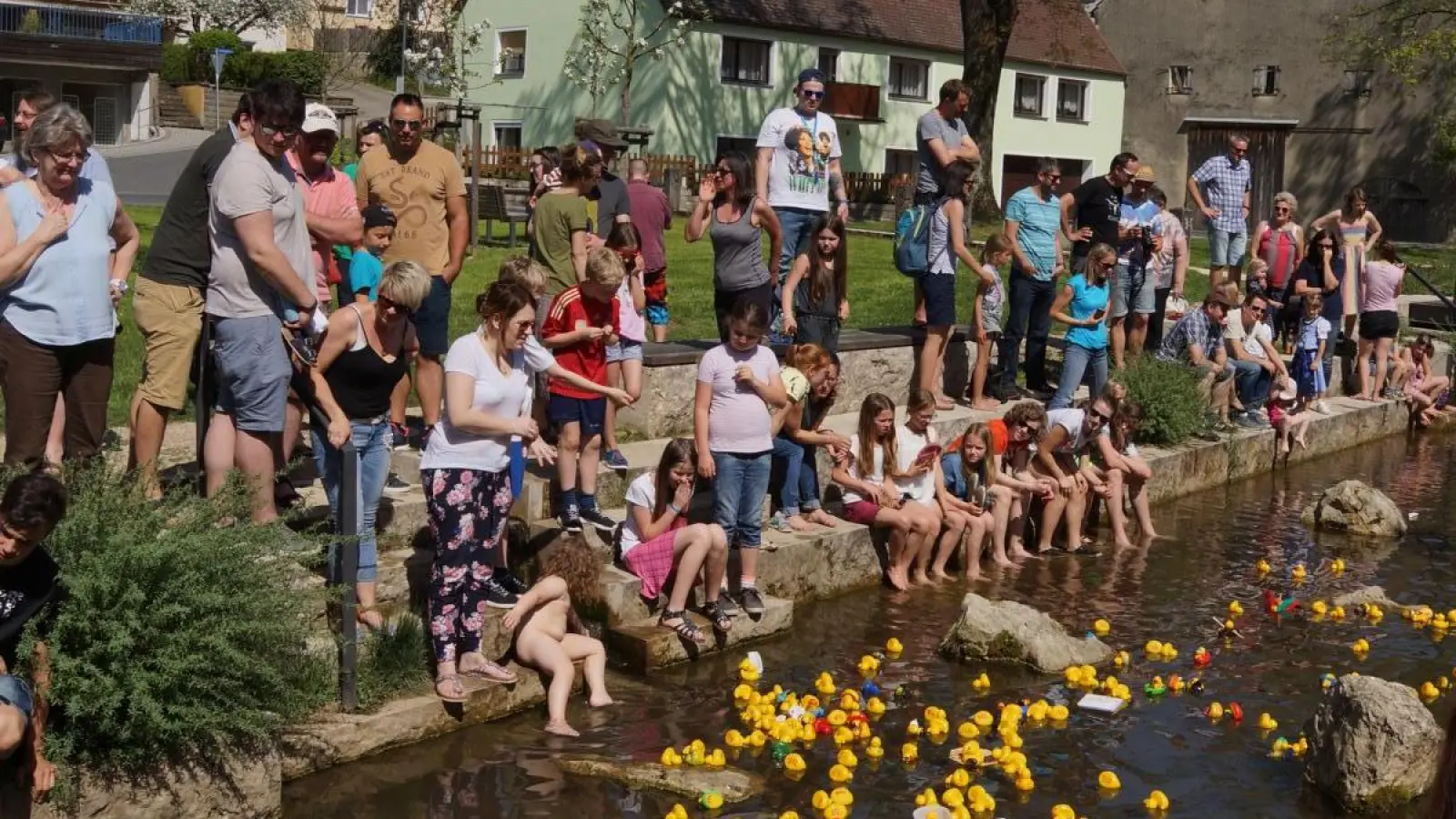 Der Förderverein Freibad Etzelwang freut sich auf rege Teilnahme und schönes Wetter wie in den Vorjahren (Bild: Ernst Scharr)