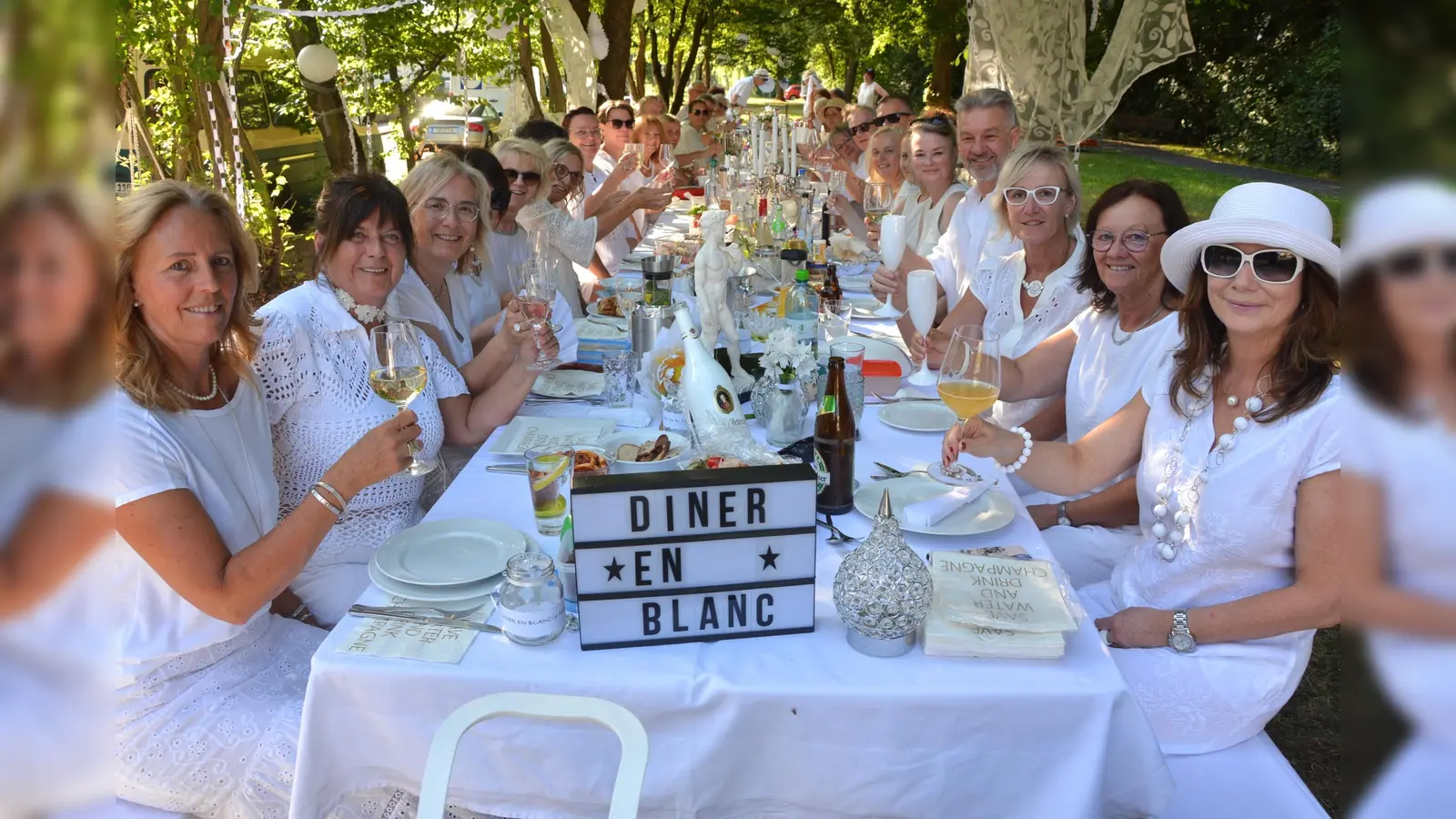 Wie im vergangenen Jahr findet auch heuer wieder „Diner en Blanc” im Stadtpark an der Parkstraße statt. Orga-Chefin Andrea Forte (rechts) und ihr Team freuen sich wieder auf viele Besucher, die ganz in Weiß kommen sollen. Gefeiert und gegessen wird am Sonntag, 28. Juni von 18 bis 22 Uhr.  (Bild: Josef Rosner)
