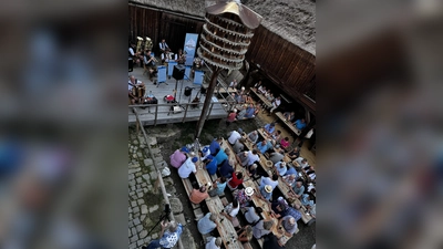 Beim traditionellen Musikantenstammtisch im Bauernmuseum „Edelmannshof“ in Perschen wird am Samstag, 15. August, wieder zünftig aufgespielt. (Bild: Dr. Tobias Hammerl)