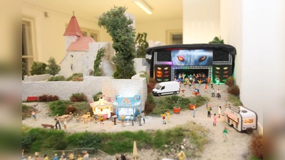 Es gibt wieder viel zu sehen bei der Ausstellung. (Bild: Josef Pilfusek)