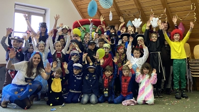 Gute Laune bei der Faschingsparty der Löschzwergen. (Bild: Theresa Bayerl)