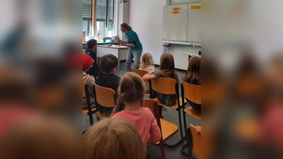 Katrin Feil erzählt die spannende Geschichte von Jona (Bild: Dagmar Franz)