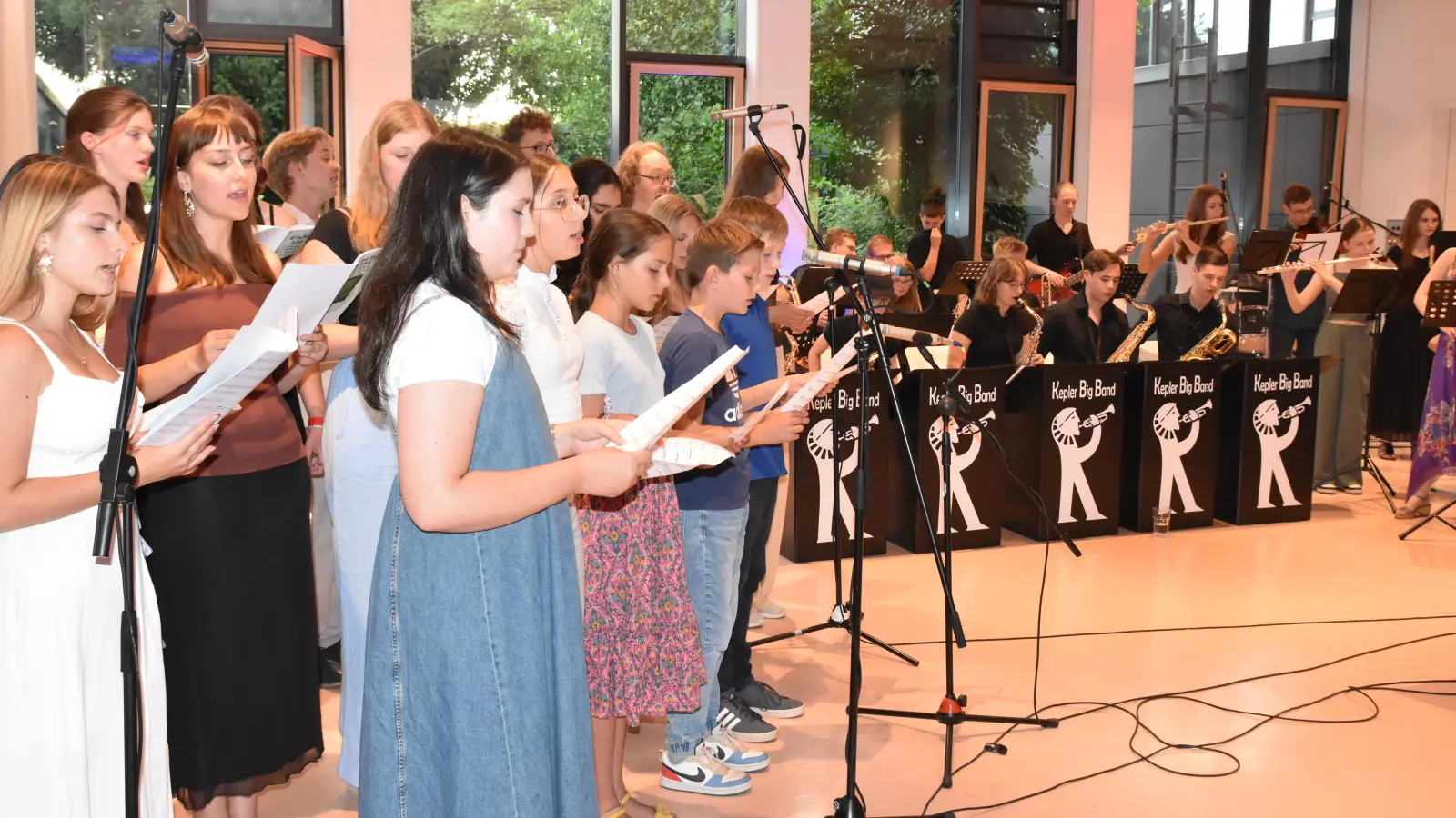 „All you need is love” - beim großen Finale musizierten alle gemeinsam. (Bild: Kathrin Hennig)