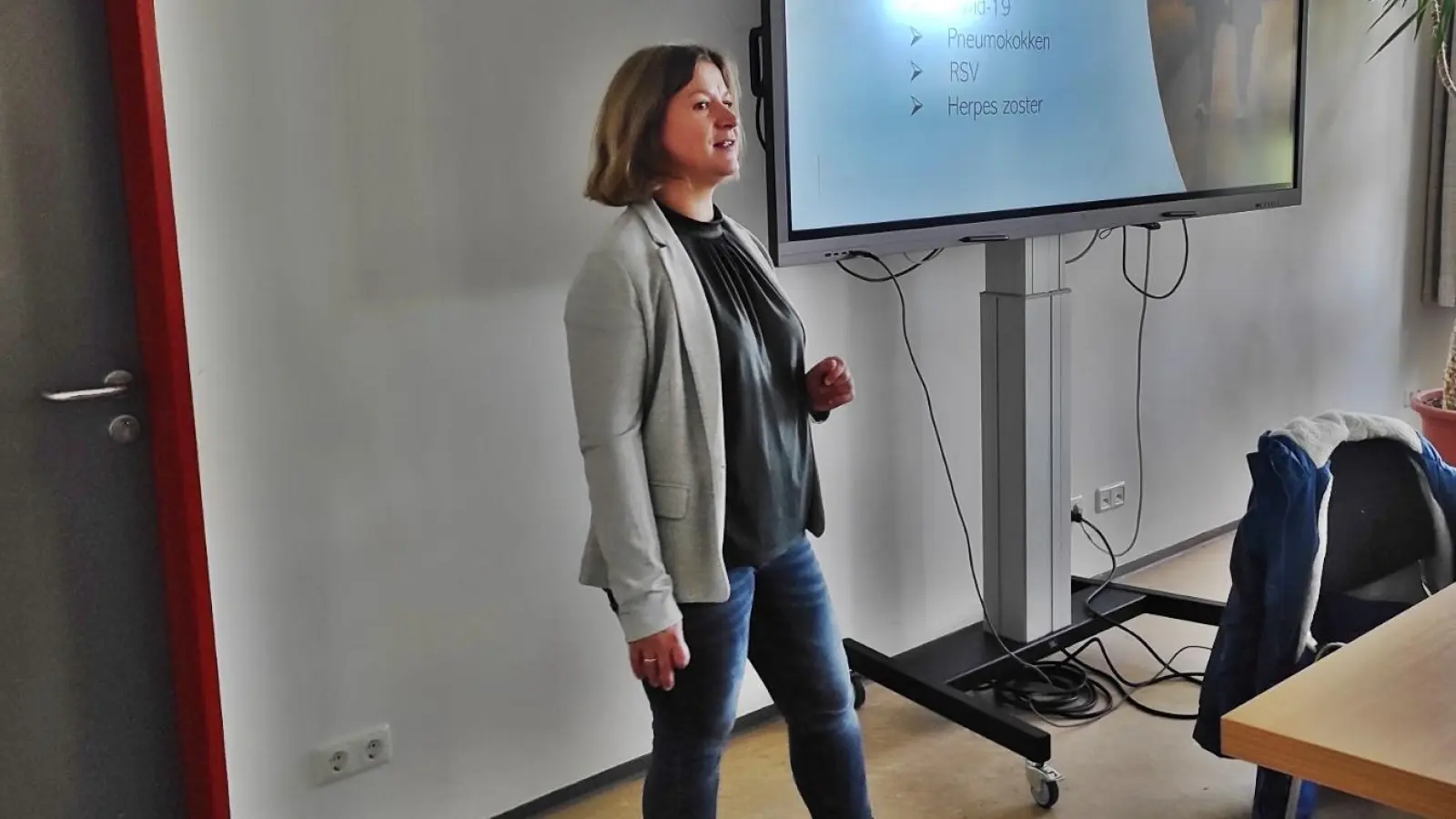 Steffi Wiltsch referierte mit dem Vortrag „Gesund bleiben im Alter” im Bürgerhaus und sprach viele interessante Themen an. (Bild: Gerhard Löckler)