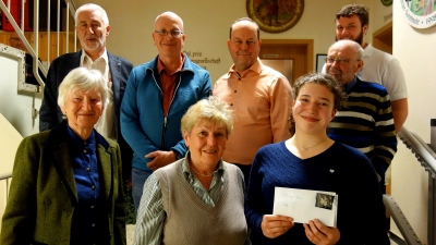 Beim Erinnerungsbild stellten sich die ausgezeichneten Kanuten und Kanutinnen dem Fotografen. (Bild: Reinhard Kreuzer)