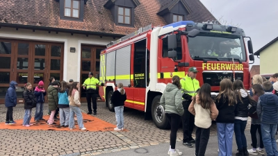  „Aktion Toter Winkel” mit Harald Heselmann und Horst Strehl von der Verkehrswacht Amberg. (Bild: Lena Schwarz)
