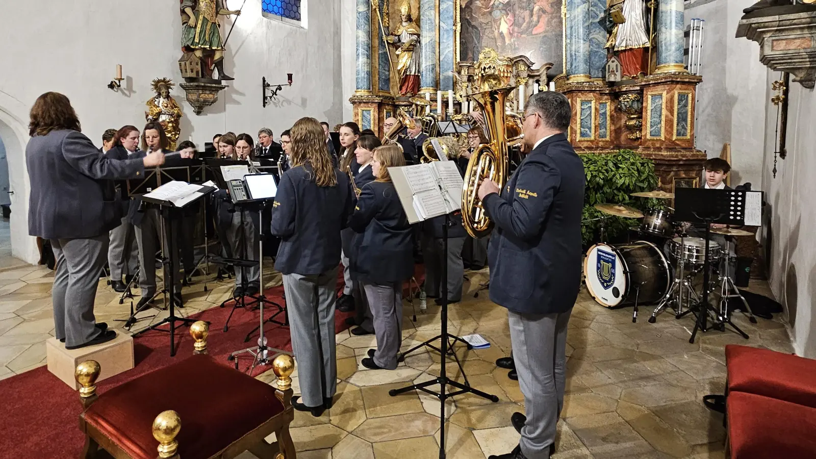 Gottesdienst für die verstorbenen Mitglieder mit rund 40 Musikern unter der Leitung von Sabine Kredler. (Bild: Sabine Kredler (sak))