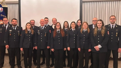 Frauen-Power bei den Geehrten und Neuaufnahmen in den aktiven Dienst (Bild: Anna Rosenberg)