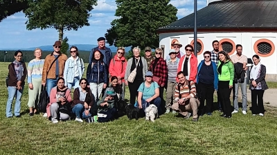 Wandergruppe vor der „Großen Kappl”  (Bild: Sebastian Flaschel )