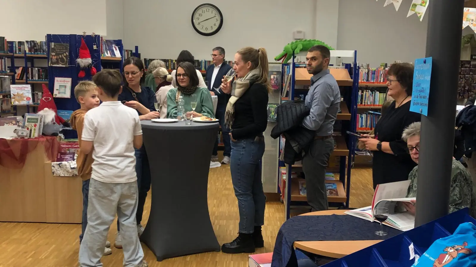 Viele unterhaltsame Aktionen gab es bei der langen Nacht in der Manteler Marktbibliothek. (Bild: Eva Seifried)