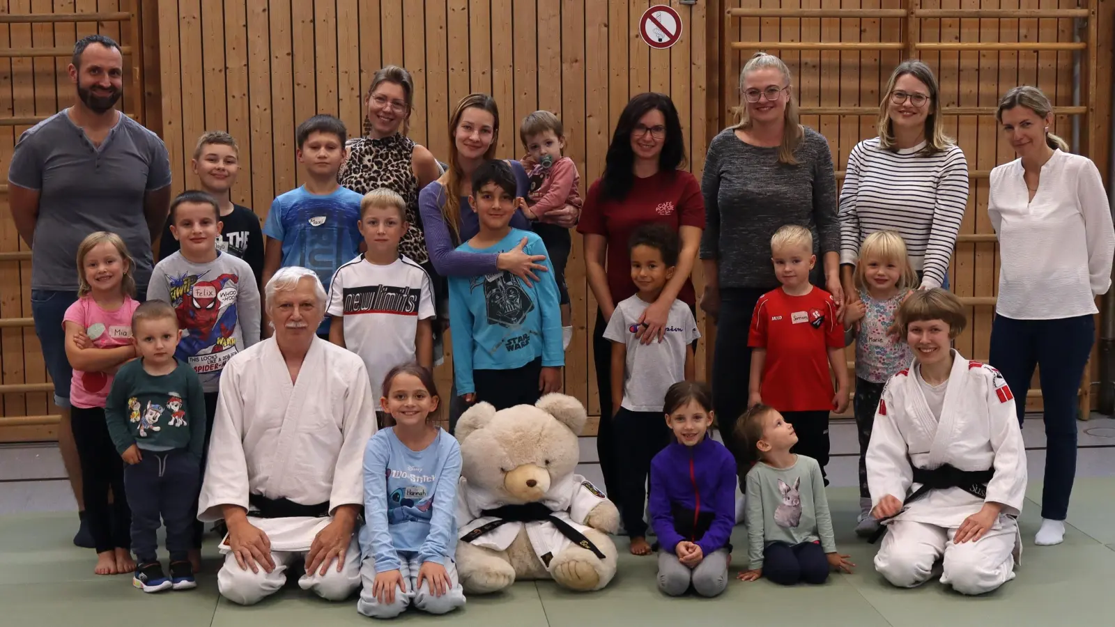 Kinder und Eltern waren beim Judo-Schnuppertraining begeistert dabei. (Bild: Susanne Schubert)