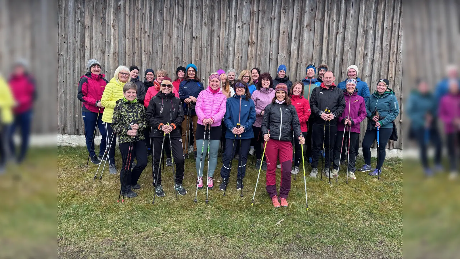Outdoorprogramm im Zeichen von Nordic-Walking Sports. Mit dabei die stv. BSJ KJL Simone Fuchs 2. v.r (Bild: Reinhard Weber)