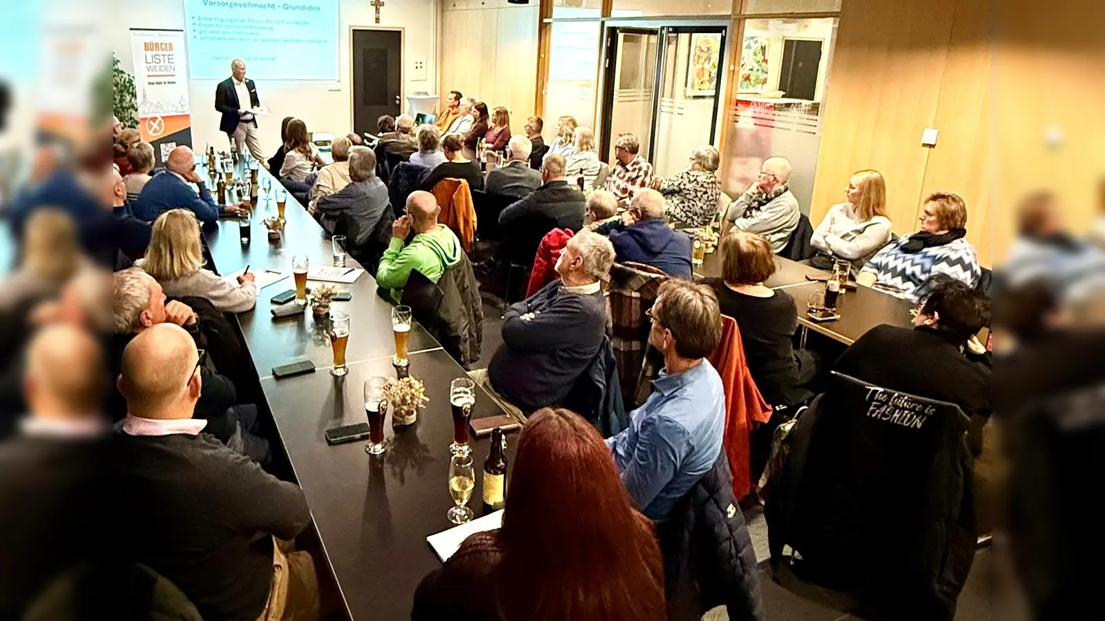 Der Vorsorgeabend der Bürgerliste zog viele an und gab klare Impulse zu Patientenverfügung, Vorsorgevollmacht und Bestattungsvorsorge. Weiter geht es am Donnerstag, 20. November, 19 Uhr, in der Max-Reger-Halle. (Bild: Jürgen Meyer)