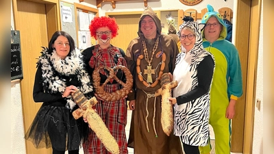 Von links: Schörner, Ingrid Singer, Andreas Reinwald, Susanne Reinwald, Schützenmeister Christian Schörner. (Bild: Stefanie Richter )