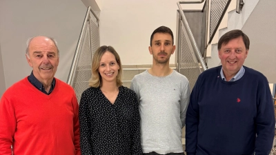 Bei den Vorstandsneuwahlen des TuS/WE-Förderkreises wurde das bisherige Führungsteam einstimmig bestätigt. Von links: 1. Vorsitzender Wolfgang Weih, Schriftführerin Nicole Koller, Schatzmeister Marco Horn und stellvertretender Vorsitzender Martin Meier. (Bild: Sebastian Weih)