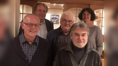 Norbert Demleitner, Werner Sauer (SPD), Karl Luber, Ludwig Schedl, Brigitte Kreinhöfner (CSU) (Bild: Reiner Windschiegl)