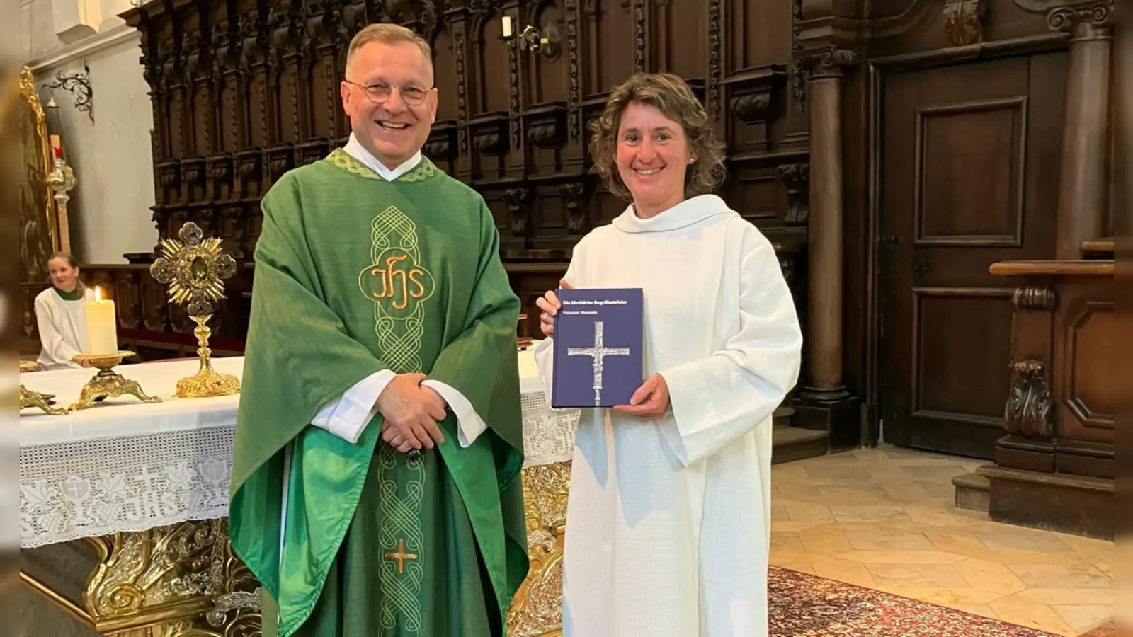 Gemeindereferentin Gabriele Papp und Stadtpfarrer Markus Brunner von der Pfarrei St. Georg Amberg (Bild: Sabine Weiß)