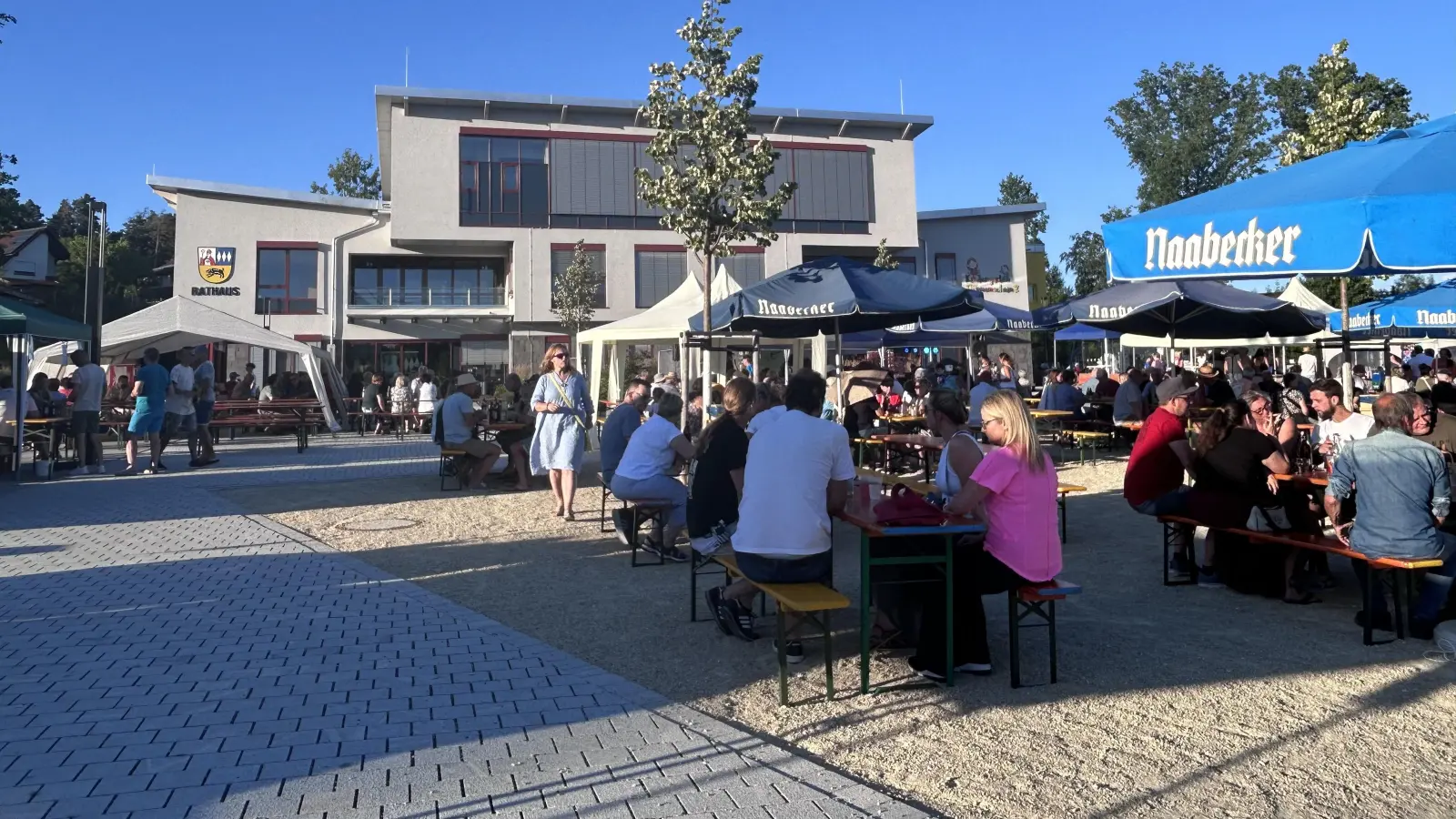 Das 1. Ebermannsdorfer Sommerfest ist der gelungene Probelauf für eine neue Fest-Generation. Das Sommerfest und die Ebermannsdorfer Kirwa würden sich dabei im Jahreskreis gut ergänzen.  (Bild: Christine Schönfelder)