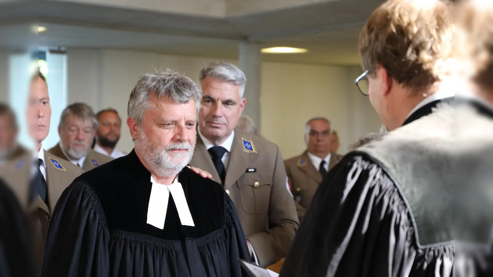 Standortpfarrer Stefan Drechsler bei der feierlichen Einführung in sein neues Amt (Bild: Tamara Deml-Glöckner)