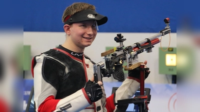 Florian Beer mit seinem Sportgerät bei der letztjährigen EM im Kroatischen Osijek, wo er mit 3 Silbermedaillen erfolgreich war. (Bild: Dieter Beer)