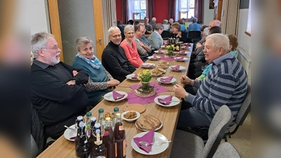 Herzliche Gespräche und Gemeinschaftsgefühl beim 2. Fastenessen in Burkhardsreuth  (Bild: Andrea Schwemmer)