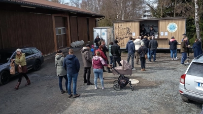 Fischverkauf auf dem Gelände des Fischereivereins Stiftland (Bild: André Röckl)