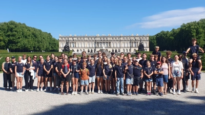 Gruppenfoto Schloss Herrenchiemsee. (Bild: Susanne Ettl)