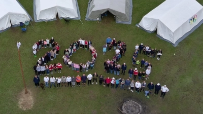 Zeltlagergruppenbild (Bild: Doris Kraus-Boetcher)