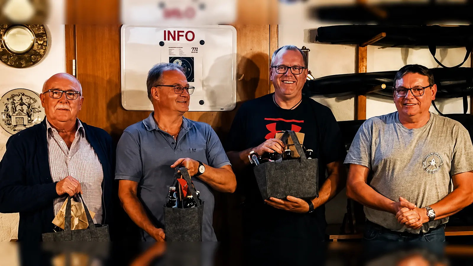 von links: Dieter Kühnel, Erich Roppert, Martin Schmidt, 1. Schützenmeister Karl-Heinz Schöpf (Bild: Karl-Heinz Schöpf)