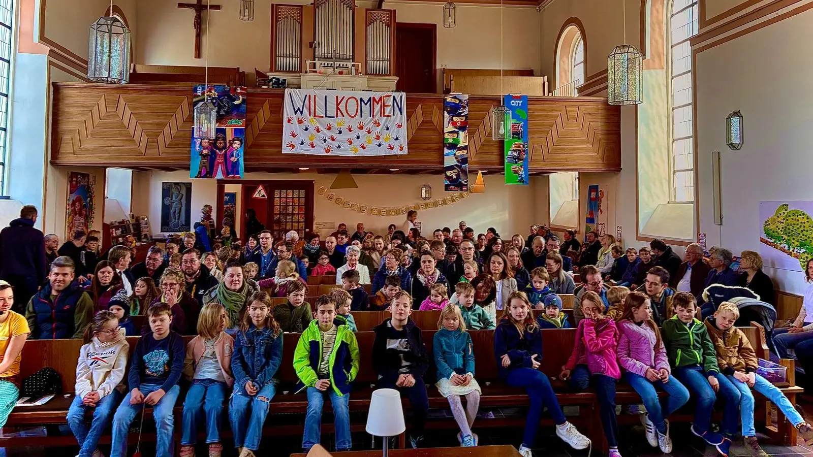 Familiengottesdienst zum Abschluß der Kinderbibelwoche (Bild: Pfarrerin Dr. Stefanie Schön)