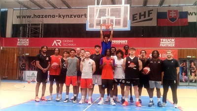 Teambuilding und Saisonvorbereitung der Regionalliga- und Bayernliga-Mannschaft der DJK Neustadt in Cheb (Bild: Stefan Merkl)