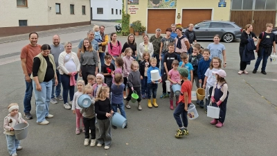 Viele Kinder und Eltern kamen zum vom Familienteam der Pfarrei St. Johannes Nabburg organisierten Kartoffelfest der Familie Dobler nach Perschen  (Bild: Miriam Maderer)