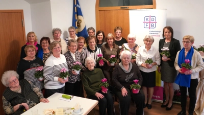 Ehrungen bei der Geburtstagsfeier des Katholischen Frauenbund Waldthurn (Bild: Franz Völkl)