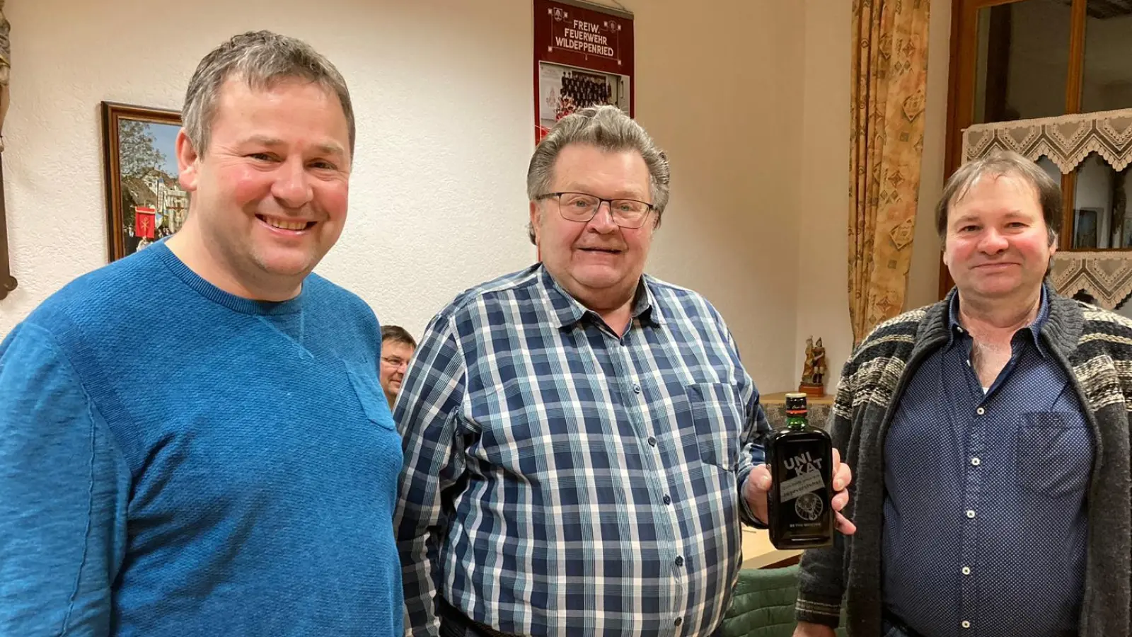 2. Vorstand Stefan Hammerer, Altvorstand Josef Bauer, 1. Vorstand Christian Eckl (von links). (Bild: Armin Zimmermann)