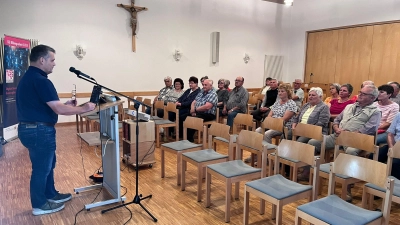 Vortrag von KAB-Diözesansekretär Markus Nickl über die elektronische Krankenakte (Bild: Johanna Weigert)